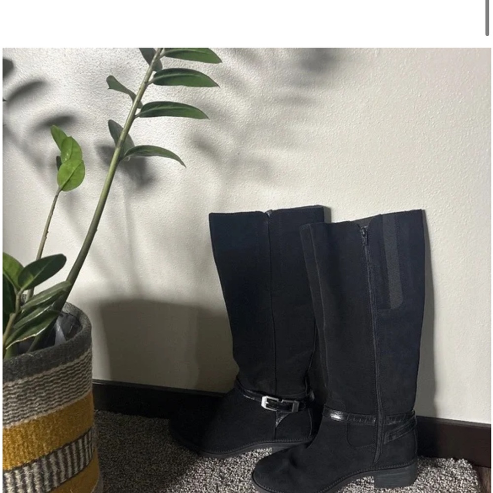 Clarks Black Riding Boots size 8.5 WIDE WIDTH